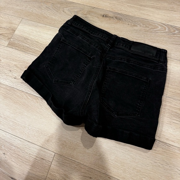 Black jean shorts - Picture 3 of 3